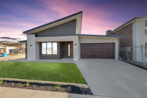 32 Snipe Drive, STRATHTULLOH  VIC  3338